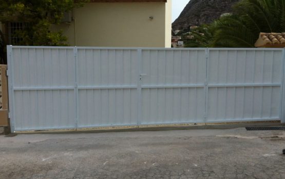 Large driveway gates