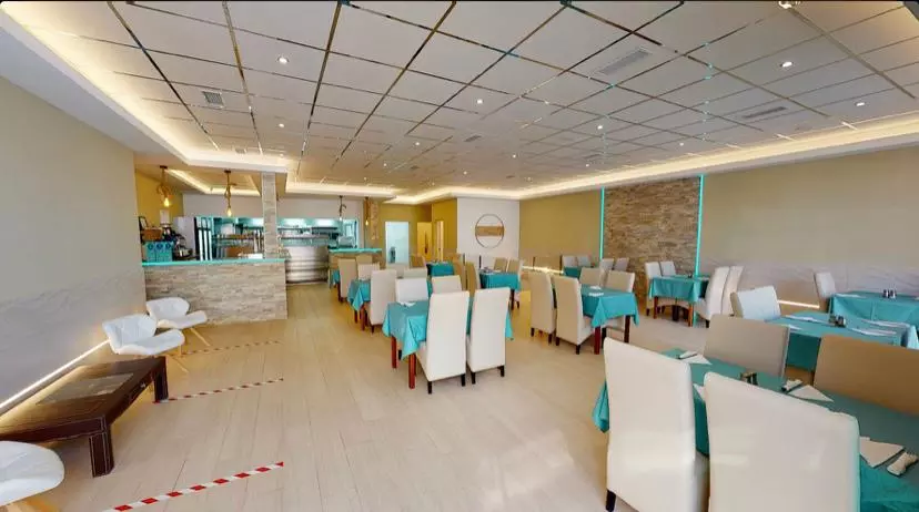 Nicely furnished eating area
